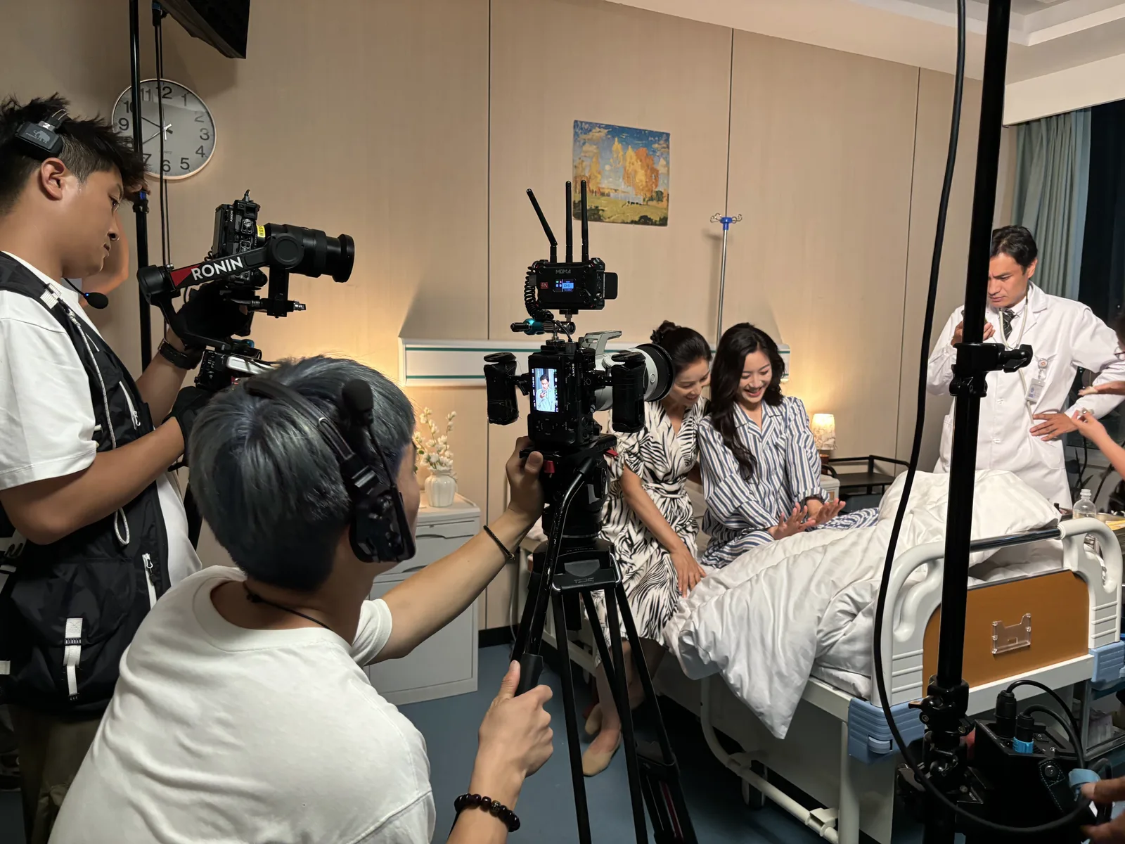片场画面视频放大前后对比